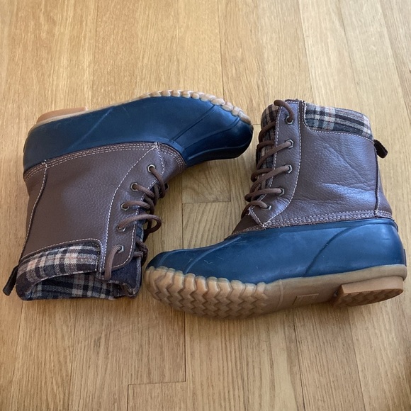 The Original Sporto Duck Boots - Picture 2 of 11